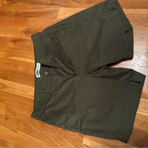 Old Navy Green Bermuda Shorts Classic Fit